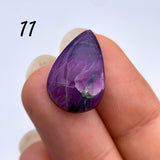 Sugilite violette cabochons