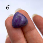 Sugilite violette cabochons